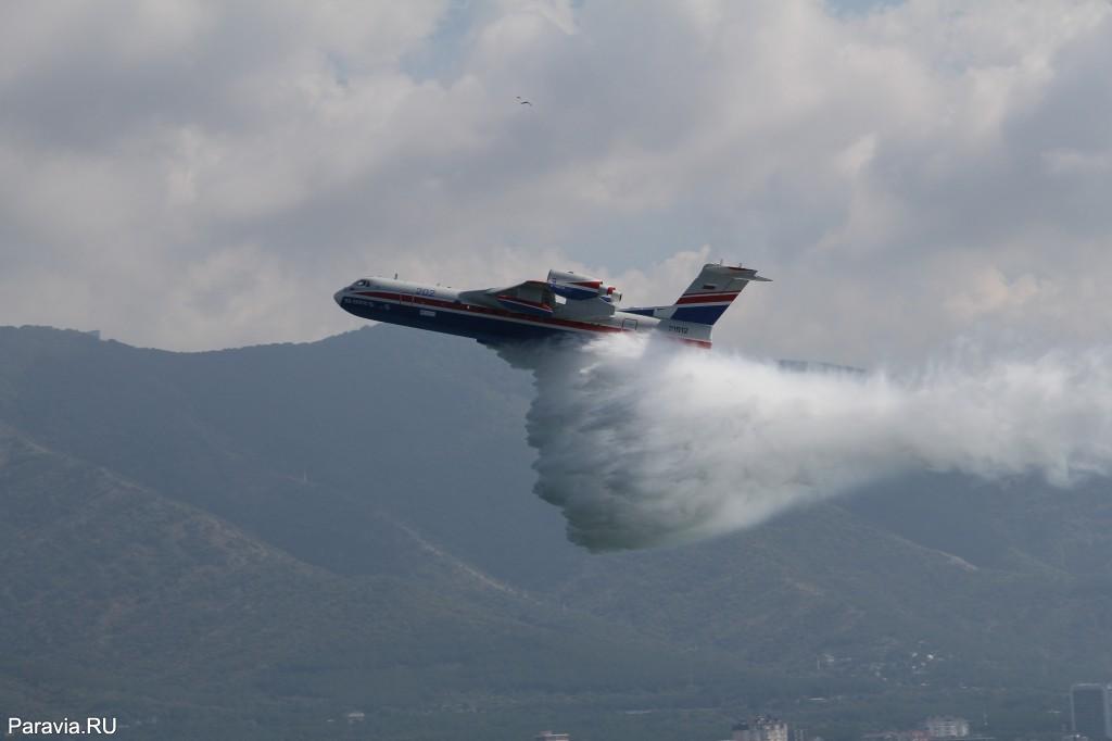 БЕ-200. Гидроавиасалон-2012. Выставка авиационной техники в аэропорту Геленджика.