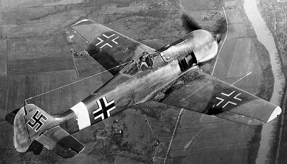 16.07.2014 - Военные самолеты Второй Мировой. Focke – Wulf Fw 190.